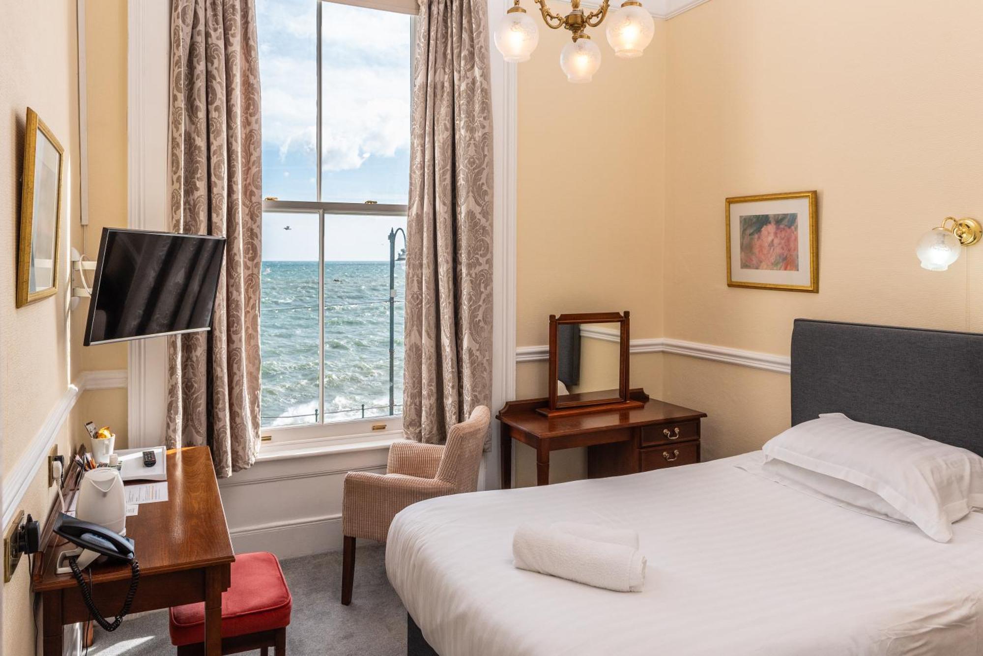 The Queens Hotel Penzance Exterior photo