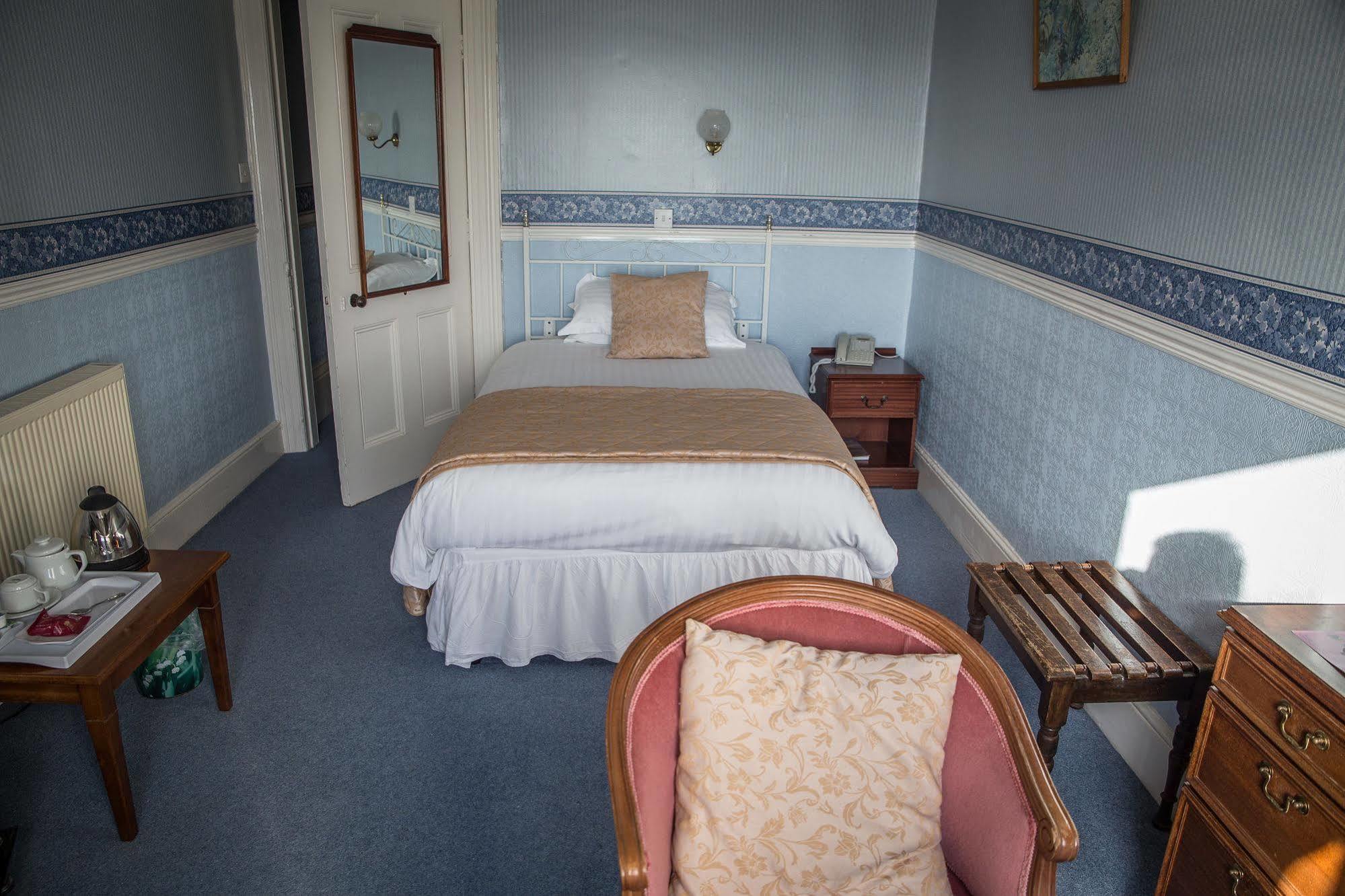 The Queens Hotel Penzance Exterior photo